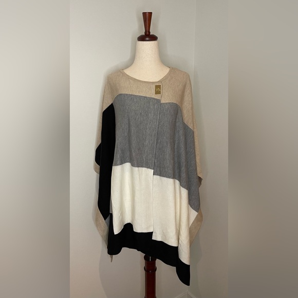 Calvin Klein Poncho - Picture 1 of 6